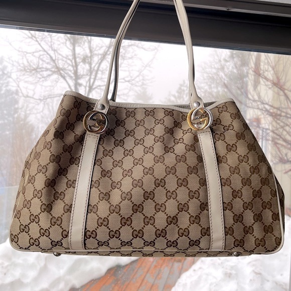 Gucci: Twins GG Monogram Canvas Gold/Silver Tote Bag - Picture 6 of 17